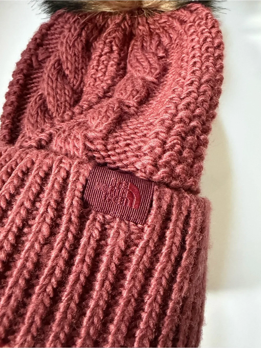 The North Face Cable Knit Pom Beanie - Rosewood Womens Hat